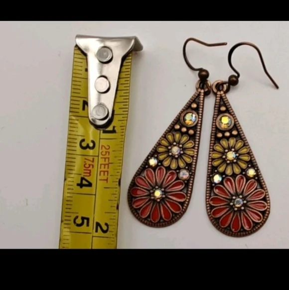 One Pair Metal Floral Daisy Earrings Women - Picture 2 of 2